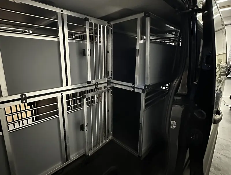 Fahrzeugausbau mit Hundeboxen von SSBI, Beispiel 6