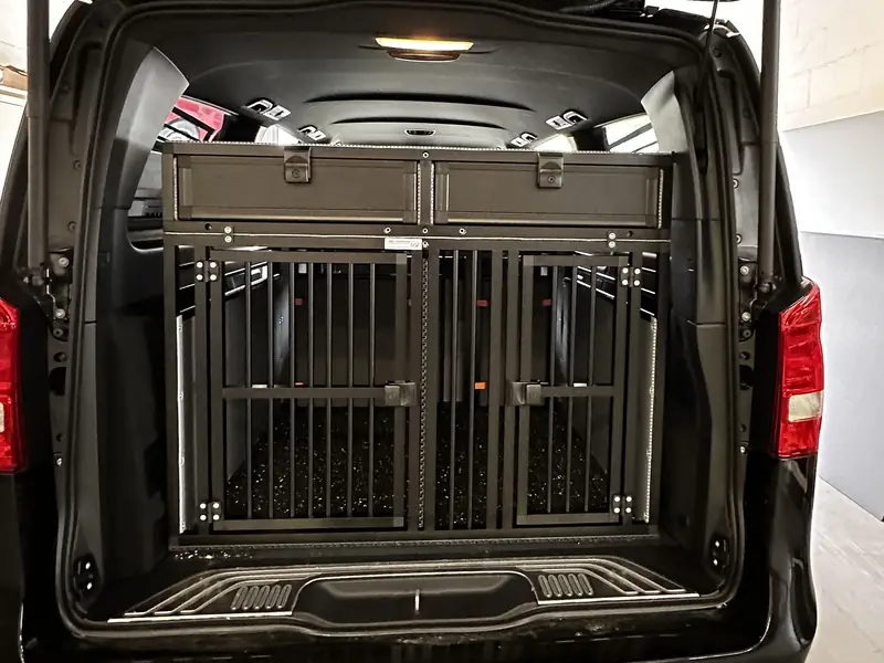 Fahrzeugausbau mit Hundeboxen von SSBI, Beispiel 7