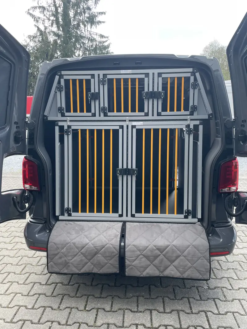 Doppelstock-Box von SSBI im Fahrzeug, Beispiel 8